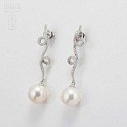 Pendientes en oro blanco 18k con  perlas blanca y  diamantes - 1