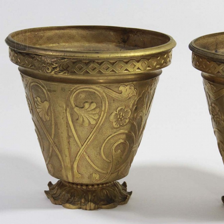 Pair of golden bronze pots. - 4