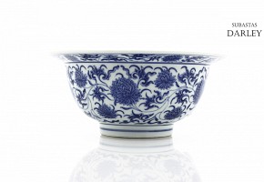Porcelain bowl, blue and white, Kangxi seal mark.