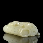 Jade jar with wooden base, Qing dynasty