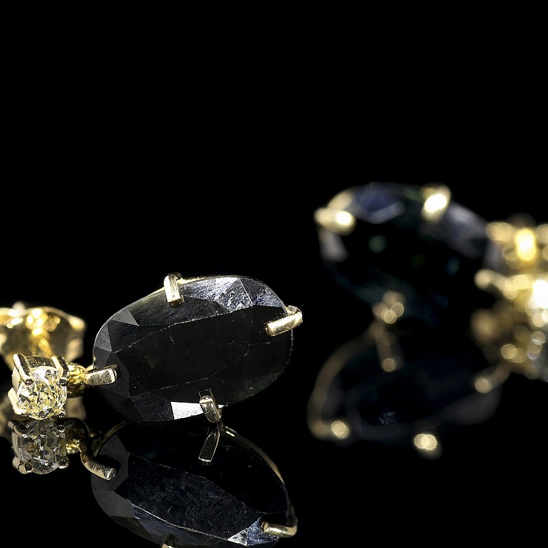 Pendientes de oro amarillo 18 k, diamantes y zafiros