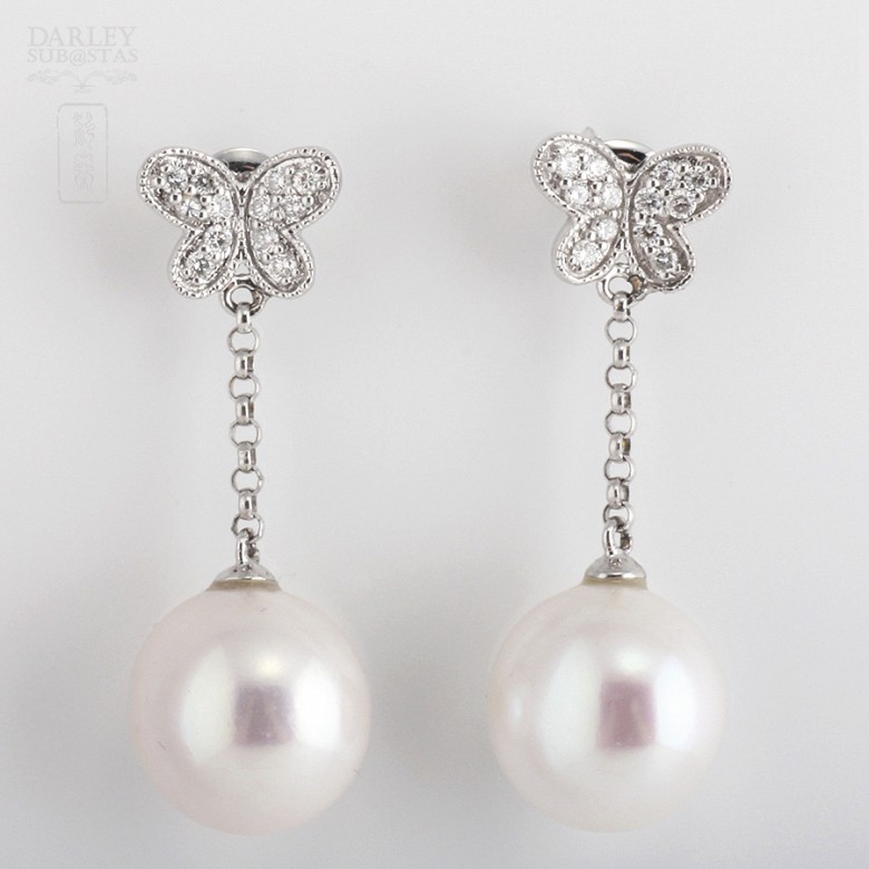 Pearl earrings in 18k white gold and diamonds. - 3