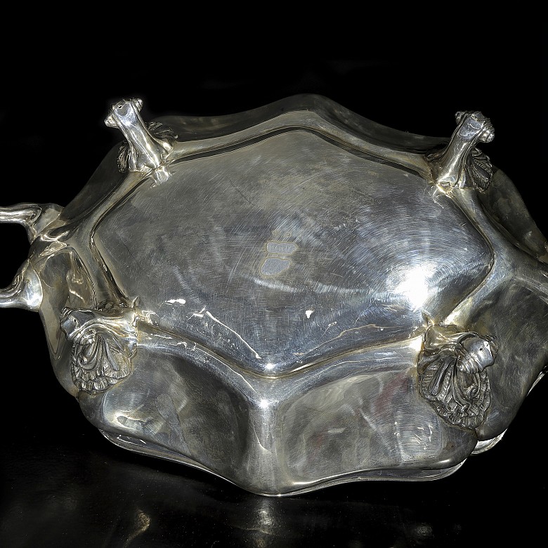 Punched Spanish silver tureen, mid-20th century