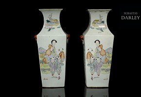 Pair of square vases famille rose, 19th century