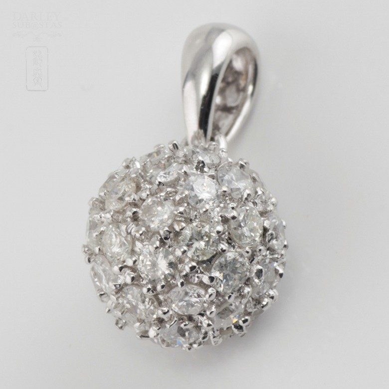 0.97cts ball pendant with diamonds