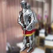 Fantástica armadura medieval - 17