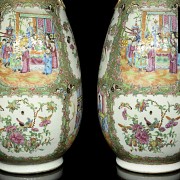 Pareja de jarrones con tapa, familia rosa, Cantón, S.XIX