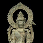 Estatua de bronce de Vishnu