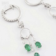 Earrings in 18k white gold, emeralds and diamonds - 5