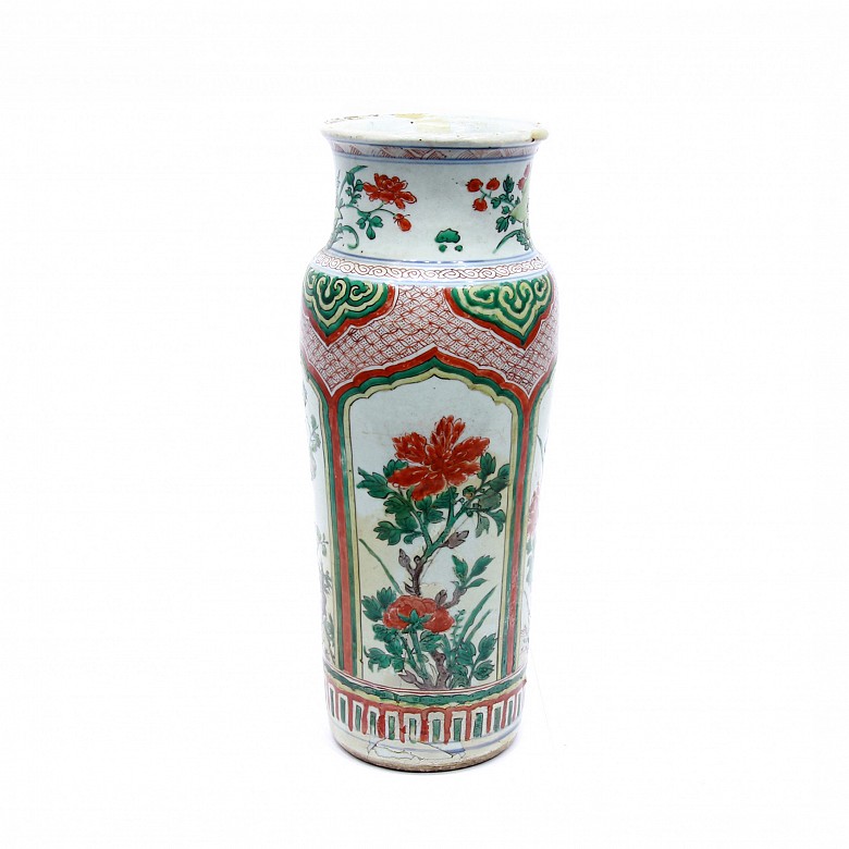 Jarrón de porcelana, familia verde, dinastía Qing (1644-1912)