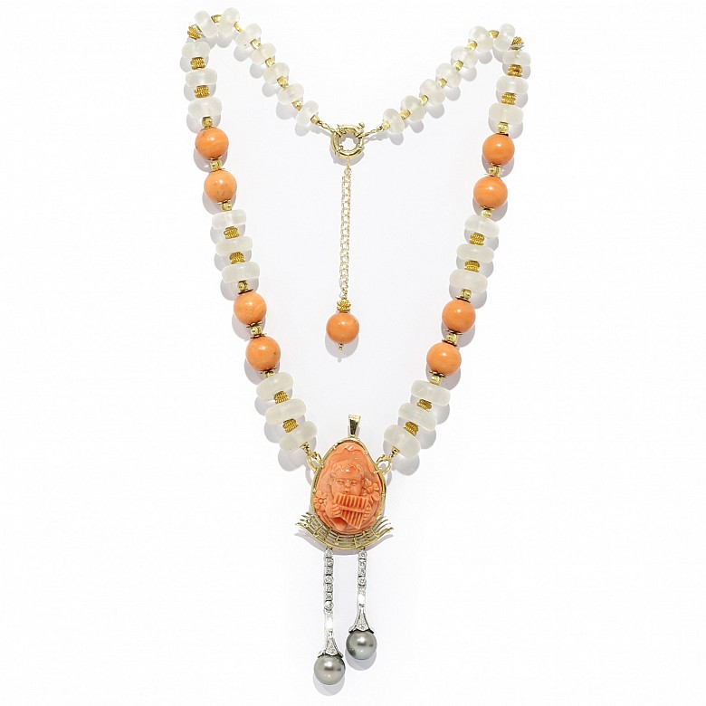 18 kt yellow gold necklace, rock crystal, coral, pearls and diamonds