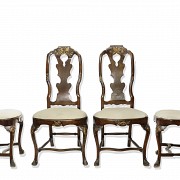 Cuatro sillas de comedor de nogal, estilo Reina Ana, S.XIX