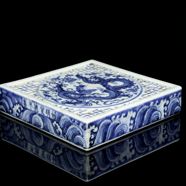 Portavasos de cerámica con dragón, S.XX