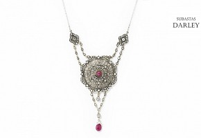 18 kt yellow gold, silver and platinum pendant with rubies and diamonds