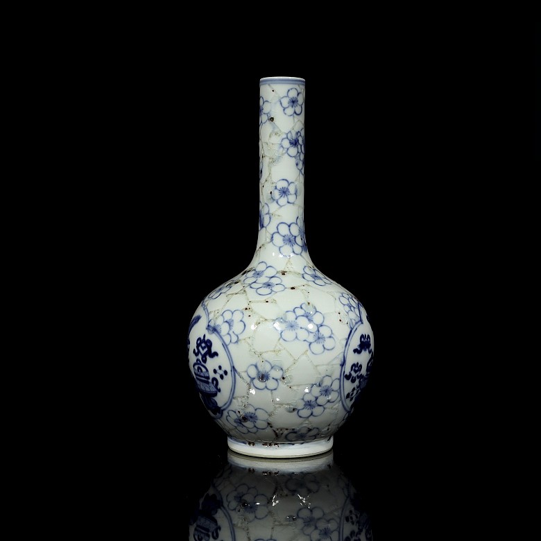 Jarrón de cuello alto en porcelana esmaltada, S.XX