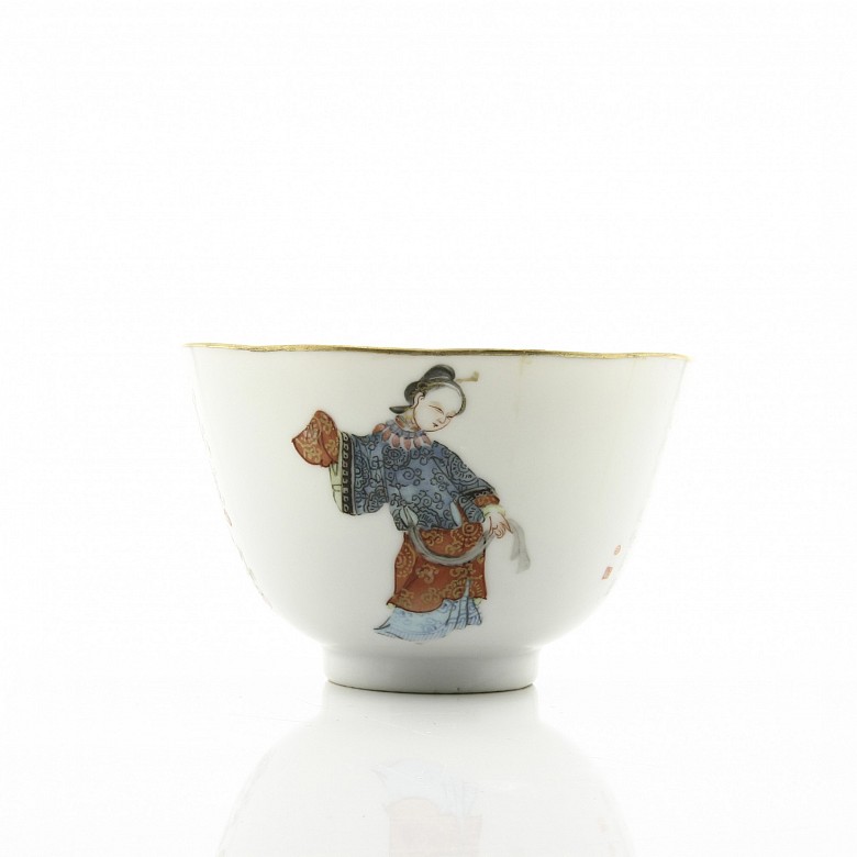 A chinese porcelain bowl, Daoguang seal mark.