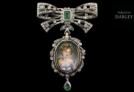 Broche con colgante de estilo isabelino, diamantes y esmeralda