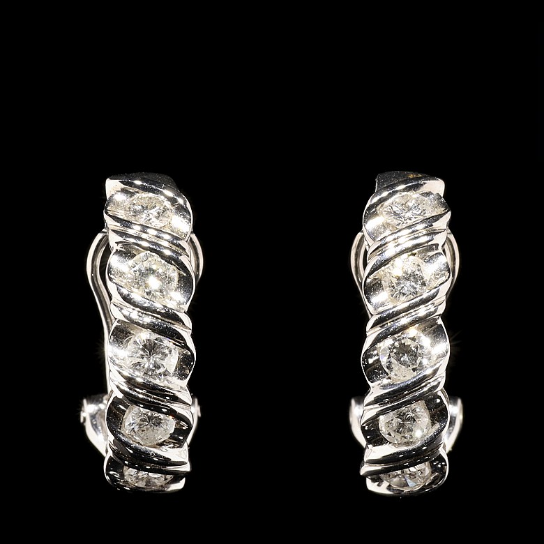 Earrings in 18k white gold and diamonds 1.0cts - 1