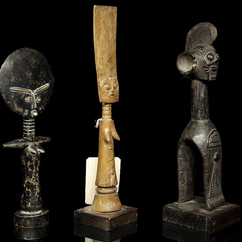 Conjunto de tres esculturas africanas, s.XX
