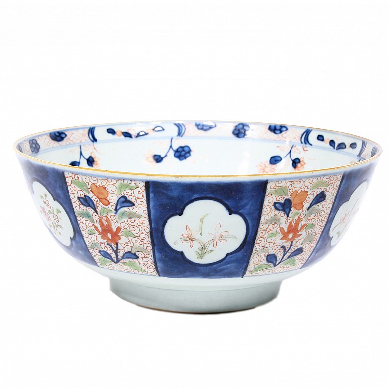 Bowl with Imari decoration, 18th century