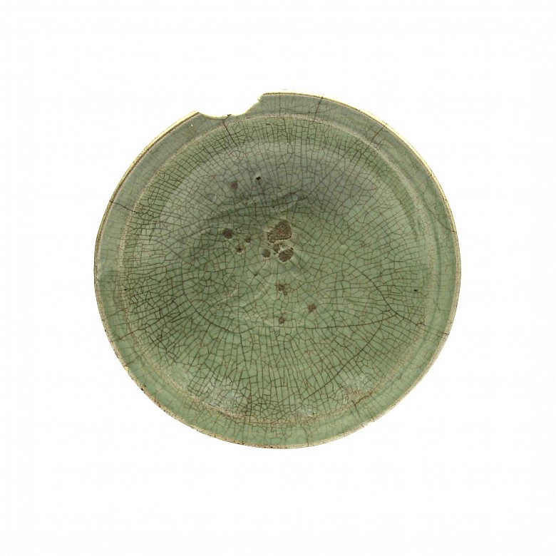 Glazed stoneware plate, celadon green, Longquan Yao, China