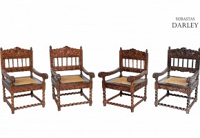 Cuatro sillas con relieves y asiento de rejilla, Asia, S.XX