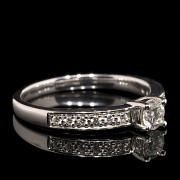 Solitaire in 18k white gold and diamonds 0.36 ct. - 2