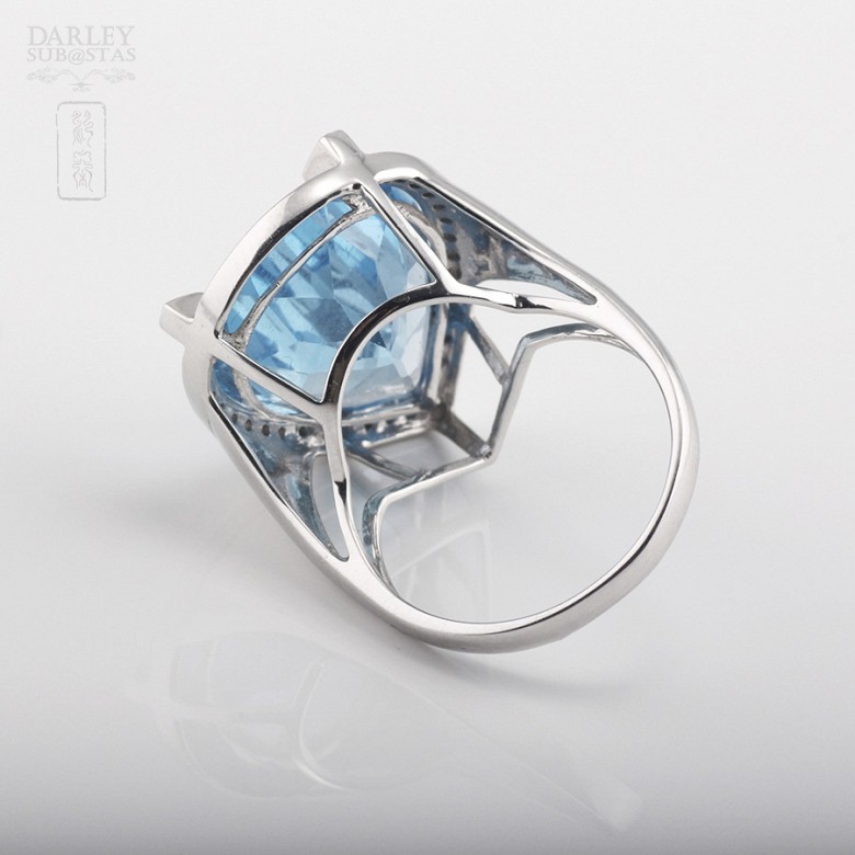 Ring with Topaz 17.27 cts and Diamonds in  White Gold - 1