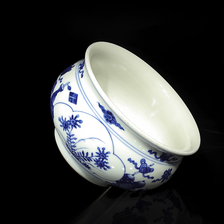 Porcelain bowl in blue and white, 20th century - 1