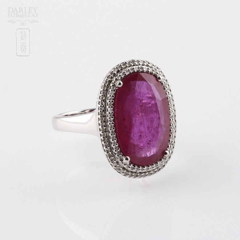 Ring with ruby ​​10.45cts and diamonds in 18K white gold. - 4