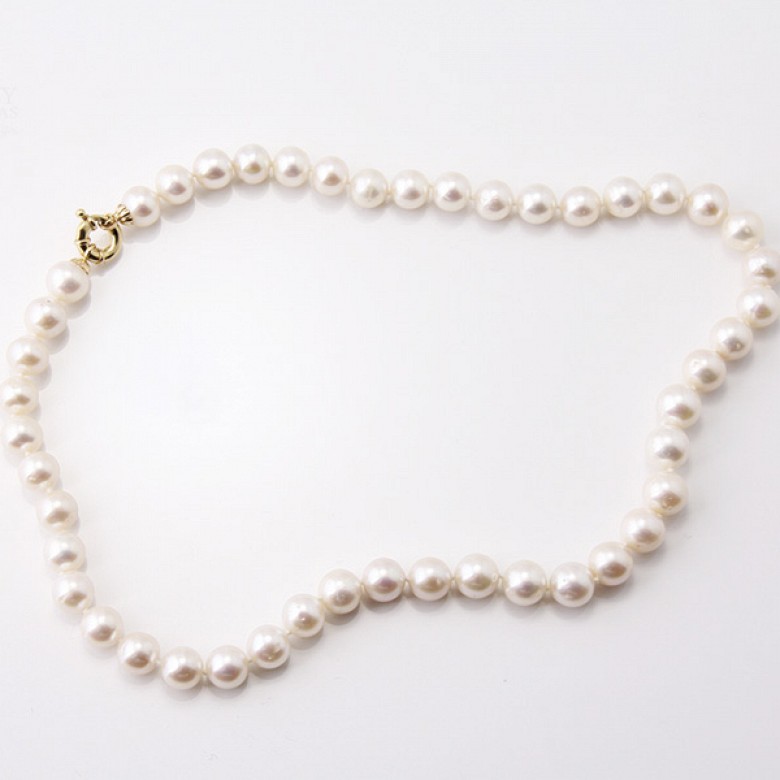 Collar de perlas blancas de 9-10mm con cierre oro amarillo de 18k - 1