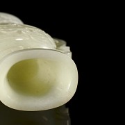 Jarrón de jade blanco en forma de copa, dinastía Qing