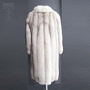 Long white fox fur coat. - 3