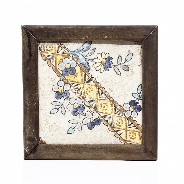 Azulejo valenciano de cerámica esmaltada, s.XVIII