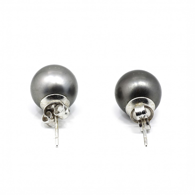 18k white gold earrings with Tahitian pearls