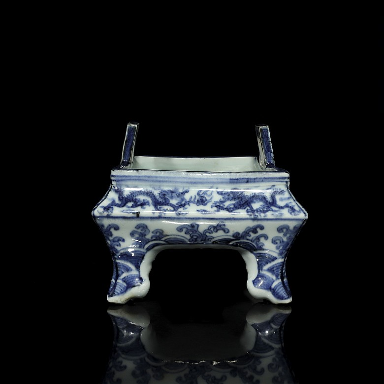 Incensario de porcelana azul y blanco, dinastía Ming-Qing