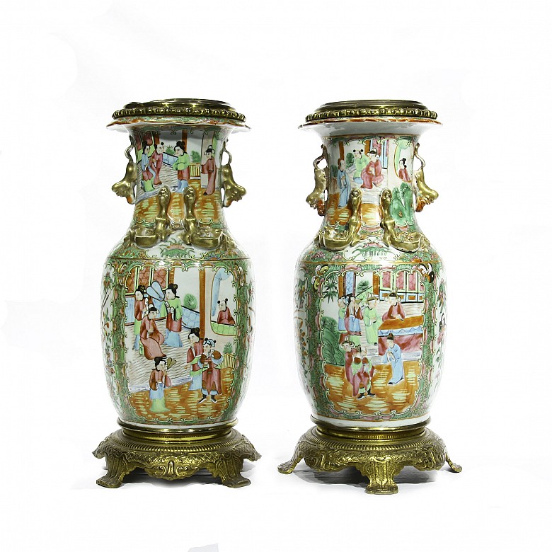 A pair of vases, Canton, 19th century
