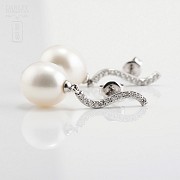 Pendientes con perla natural y diamantes en oro blanco - 1