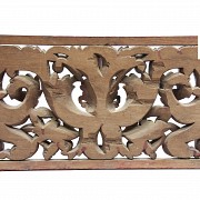 Dintel de madera tallada con roleos de acanto, Bali, Indonesia, s.XX