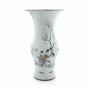 Glazed porcelain vase, famille rose, 19th century-20th century
