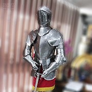Fantástica armadura medieval - 16