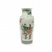 Jarrón Xiangtuiping de porcelana china familia verde. s.XX.
