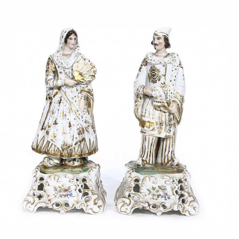Pair of Elizabethan porcelain figurines, 19th c.