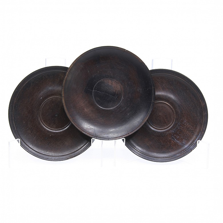 Three wooden plates. China, ffs.s. XIX