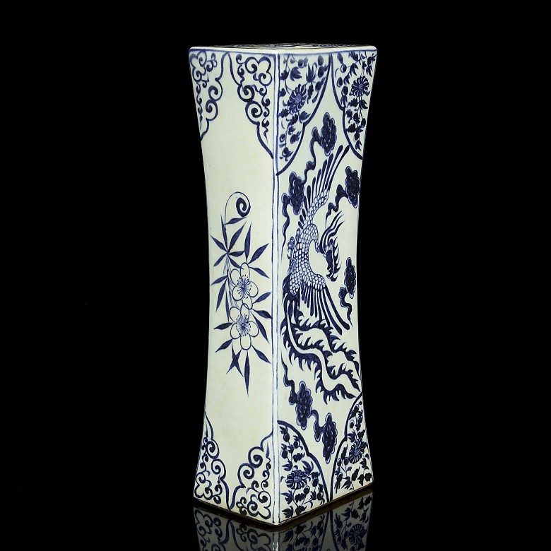 Almohada de cerámica, azul y blanco, S.XX - 1