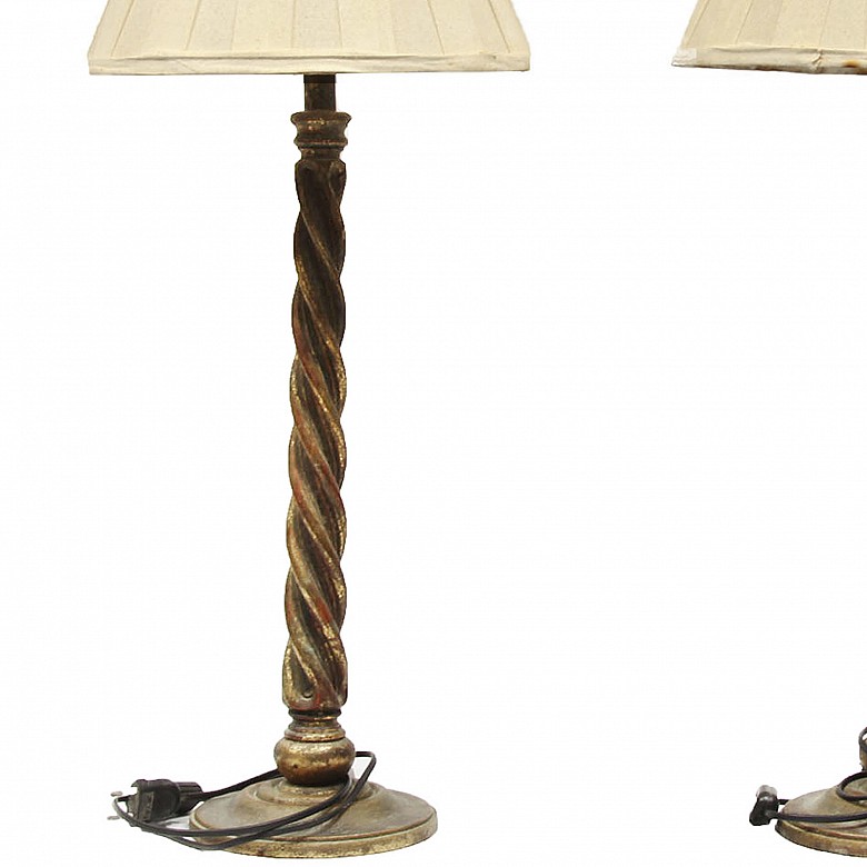 Pair of lamps with wooden stems, 20th century - 1