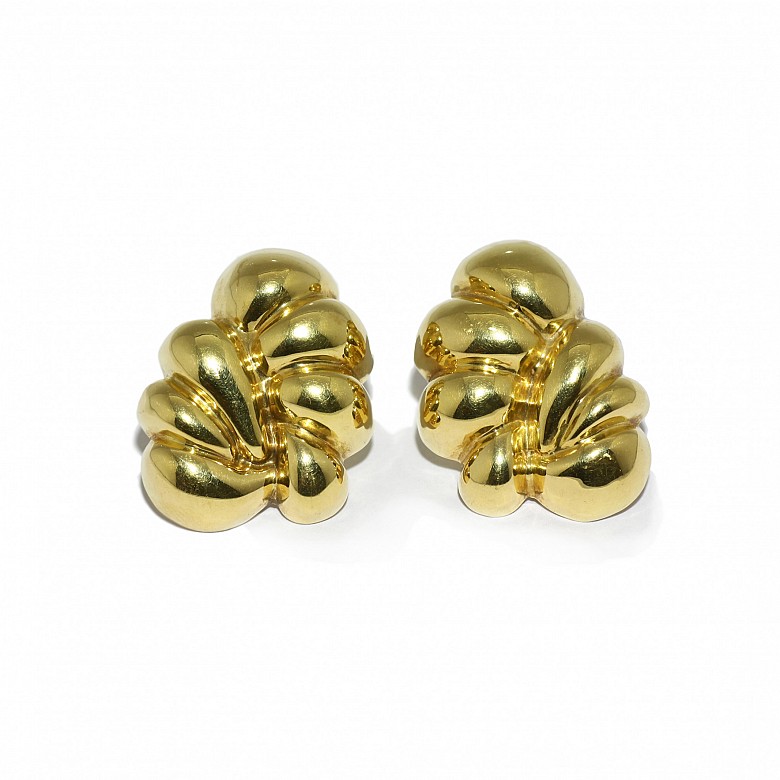 Earrings in 18k yellow gold