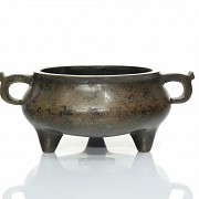 Incensario trípode de bronce, dinastía Qing