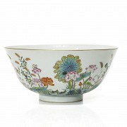 Cuenco de lotos en porcelana esmaltada, dinastía Qing