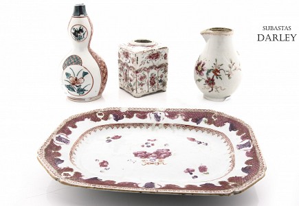 Lote de utensilios de porcelana esmaltada, S.XVIII